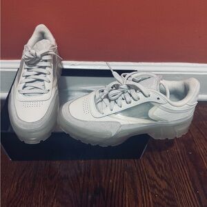 Reebok Women's white Sneakers
